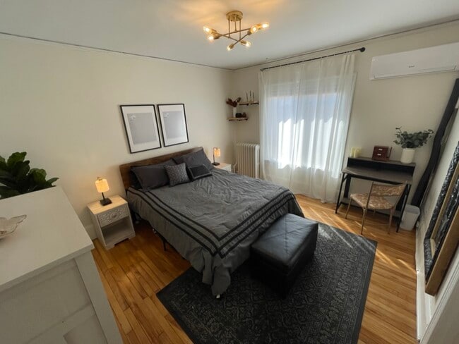 Photo - 1222 Saint Clair Ave