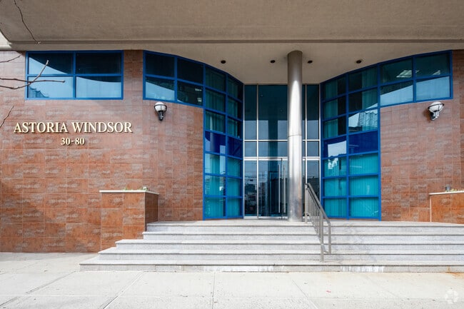 Entrada - Astoria Windsor