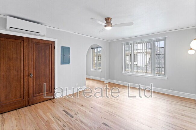 Building Photo - 1050 N Pearl St Unit #304 Rental