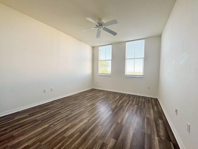 Photo - 2421 NE 65th St Unit 601
