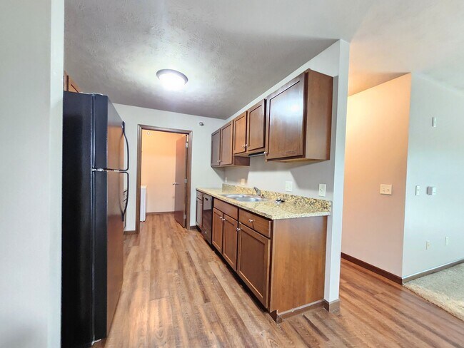 Photo - PRAIRIE POINTE APARTMENTS