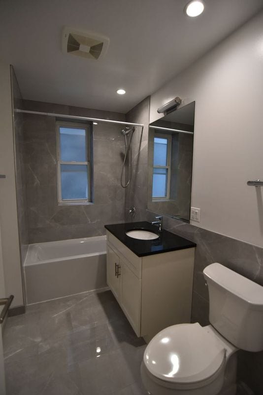 3232 N Clark St Unit 3232-3F