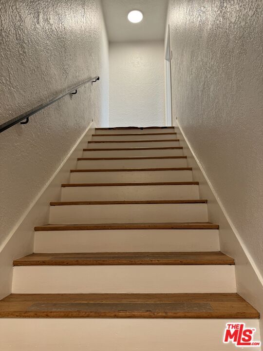 Photo - 122 N Orange Dr