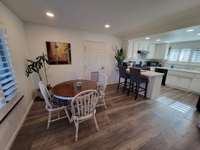 Photo - 2105 Weeping Willow Way