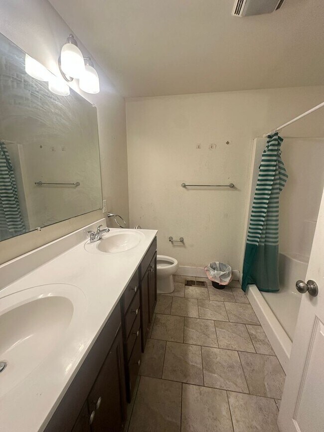 4306 Wallace St Unit 3-F