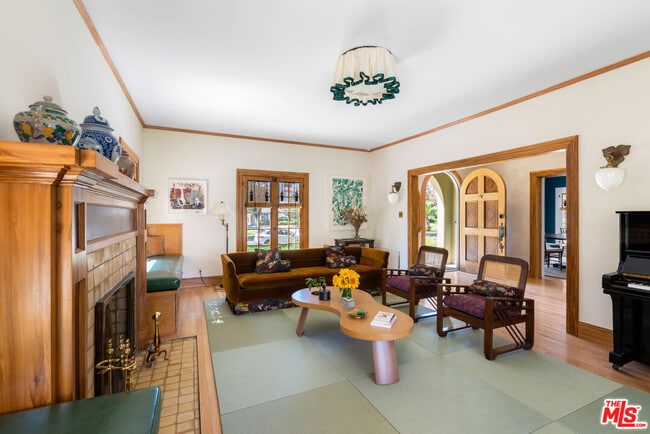 Photo - 1672 Buckingham Rd