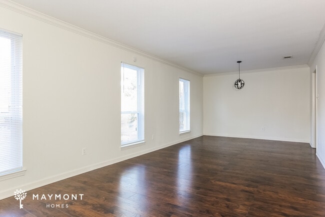 Photo - 1401 Jennifer Dr