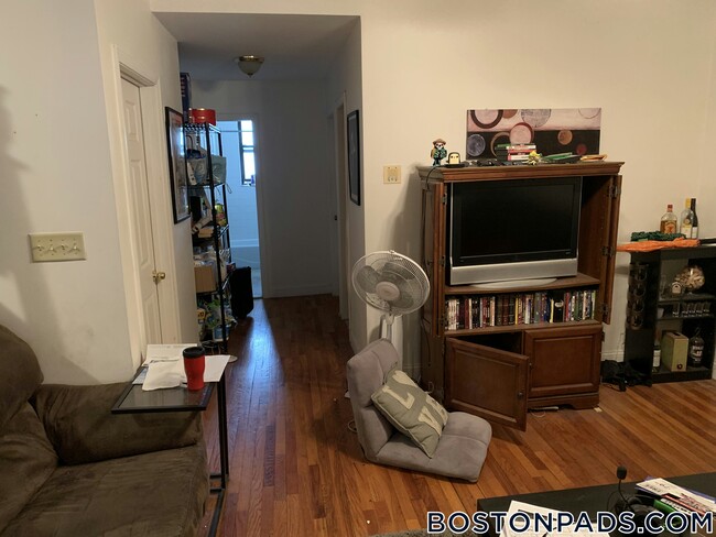 Photo - 19 Egremont Rd Unit 1