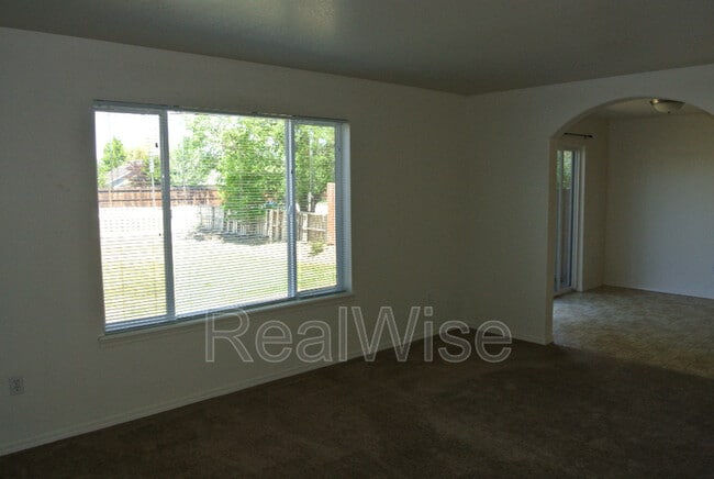 Photo - 1931 NW Larch Spur Ct