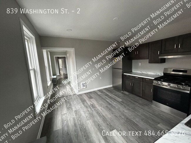 Building Photo - 839 Washington St Unit 2