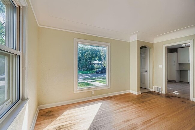 Photo - 837 Bidwell St