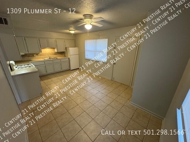 Photo - 1309 Plummer St Unidad 12