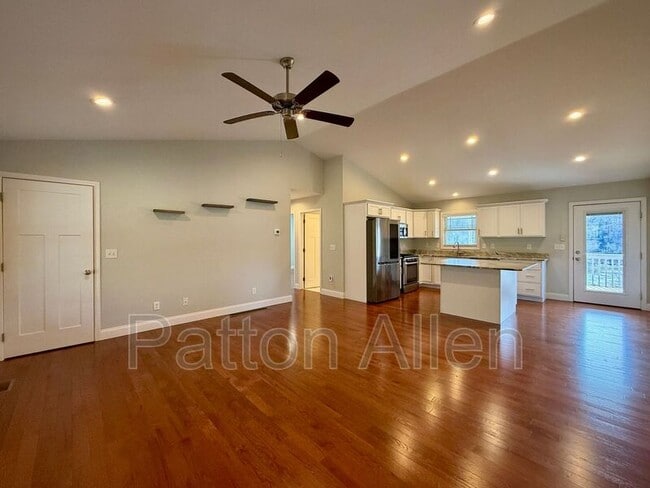 Photo - 207 Riverside View Dr