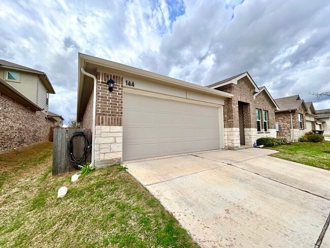 Photo - Beautiful 4/BR 2/BA Contemporary Home with Patio, Garage & Laundry Room