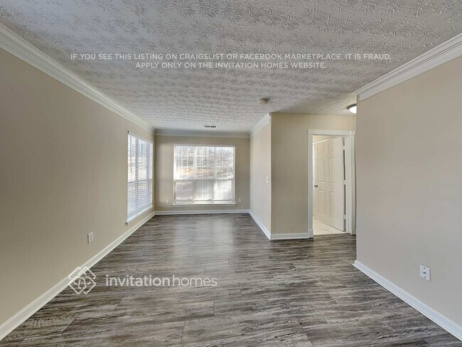 Photo - 3863 Creekbank Cove