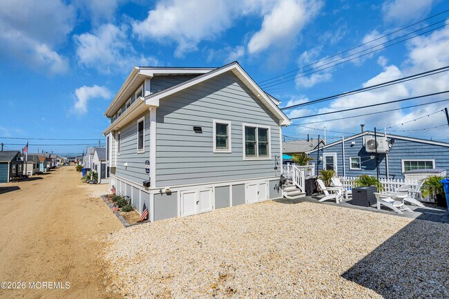 Photo - 24 E Penguin Way