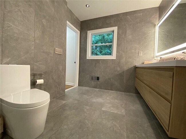 Photo - 5810 Brookgreen Rd NE