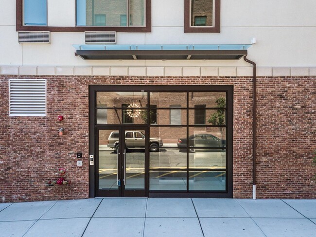Photo - 6122 Hudson Ave Unidad 3J