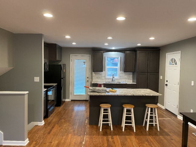 Photo - 9914 England Dr