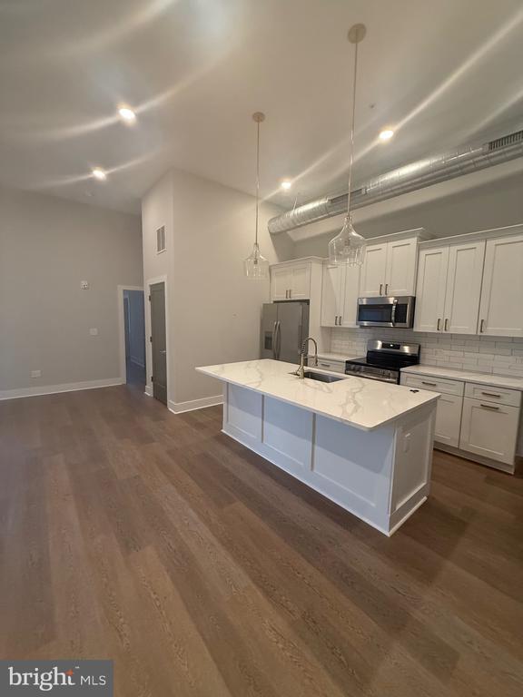 Building Photo - 5830 Henry Ave Unit 100 Rental