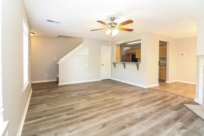 Photo - 7166 Charlton Way