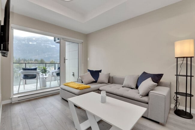 Building Photo - 38037-38032 2 Ave