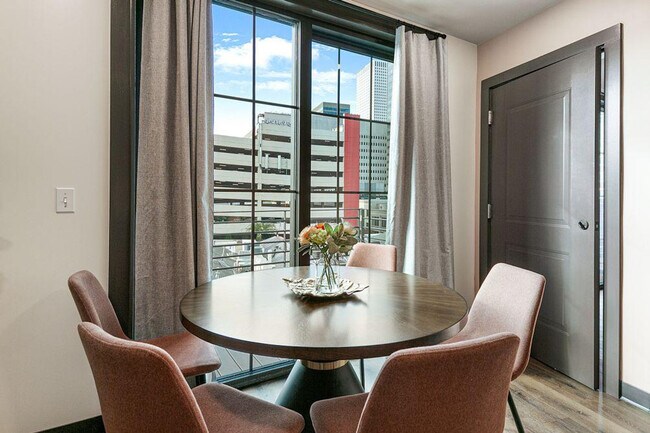 611 Commerce St Unit SI ID1267087P