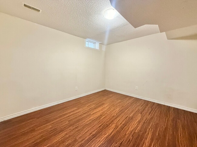 Photo - 2 BED - 1 BATH - MISSISSAUGA - BASEMENT