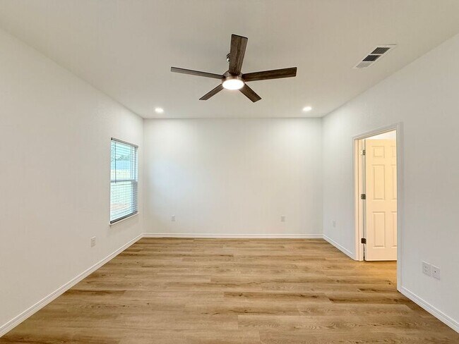 Photo - 3359 Country Ln