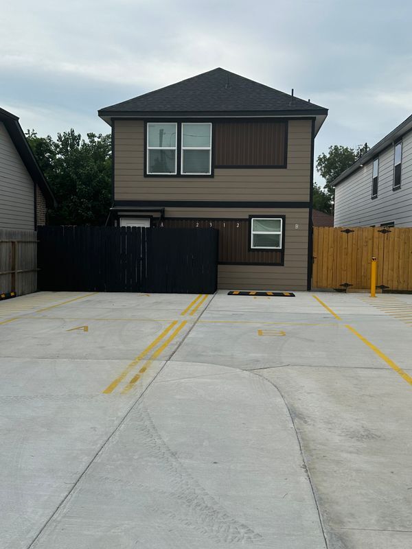 Photo - 2312 Wavell St Apartment