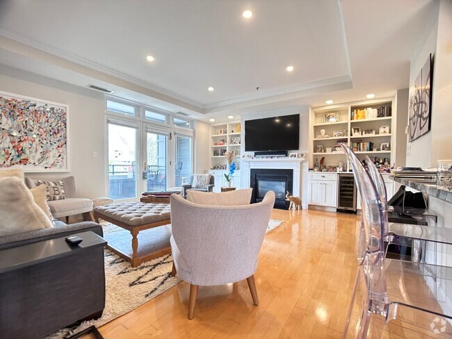 Building Photo - 1601 Beacon St Unit 403 Rental