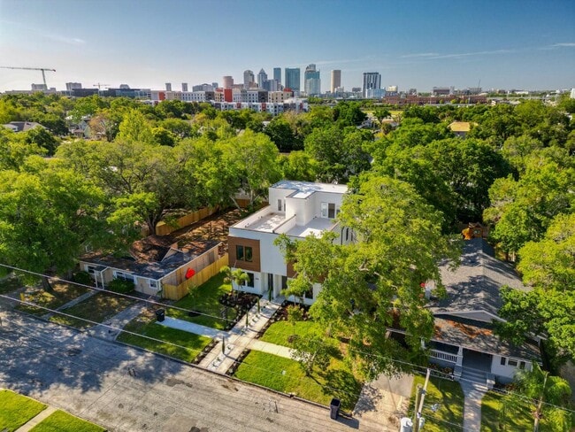 Photo - 412 W Amelia Ave