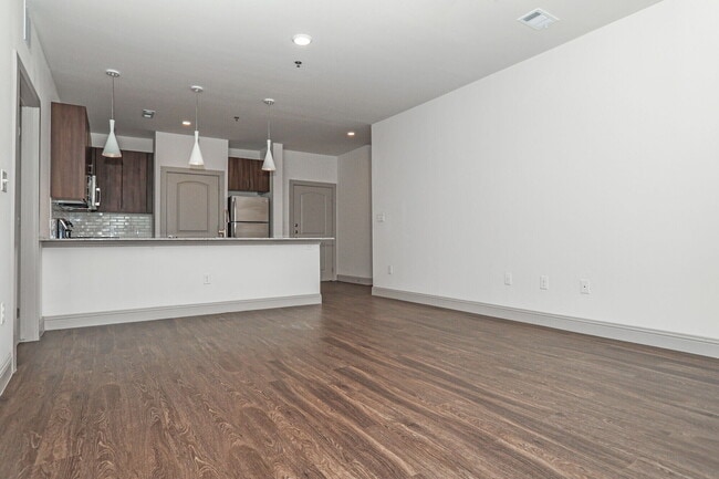 Avanti at Emerald Point Apartments