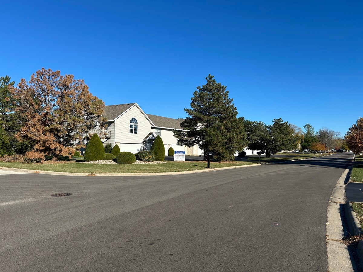 Photo - 5128 Zenith Pky Unidad Birchwood Apts