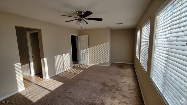Building Photo - 10453 Mann St Rental
