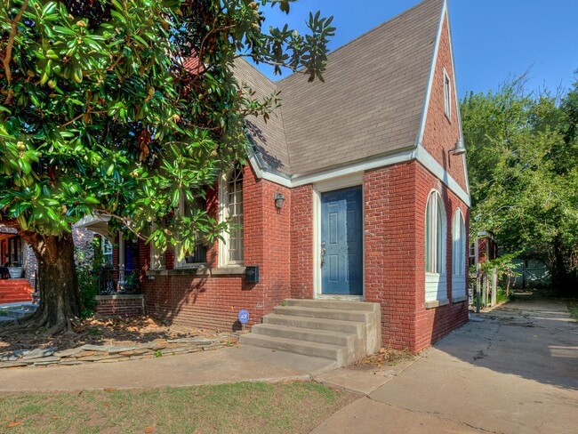 Building Photo - 1133 NW 38th St Rental