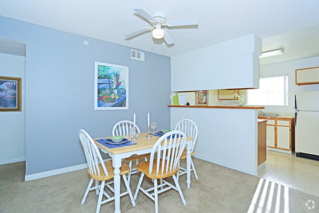 2BR, 2BA - 970 SF Dining Room