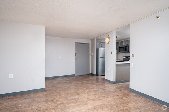 1 habitación, 1 baño - 700 pies cuadrados - Sala de estar - Luther Center Senior Apartments