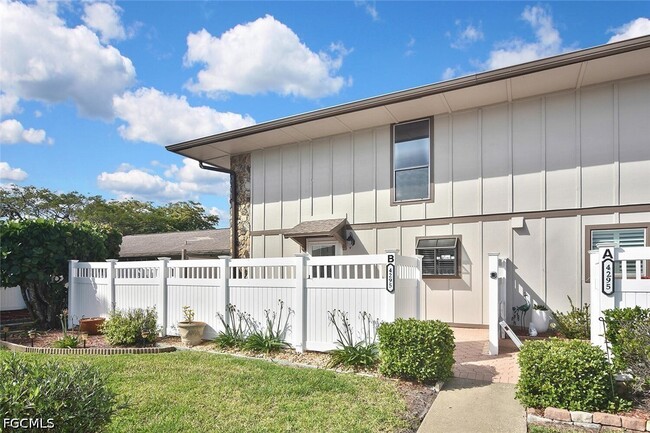 Building Photo - 4295 Island Cir Unit 2