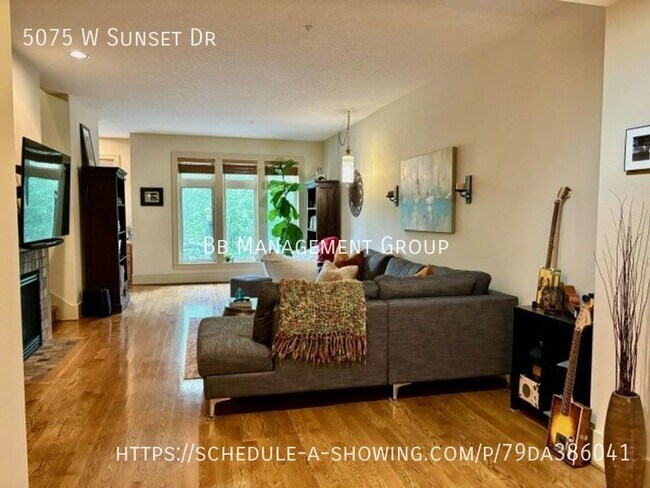 Photo - Beautiful Lake Oswego Newer Townhome Walki...
