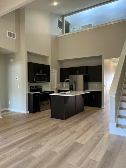 5562 Olive St-10 - 10565 Brothers Ln