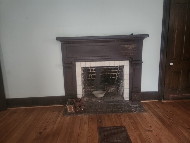 Photo - 428 N Ellis St