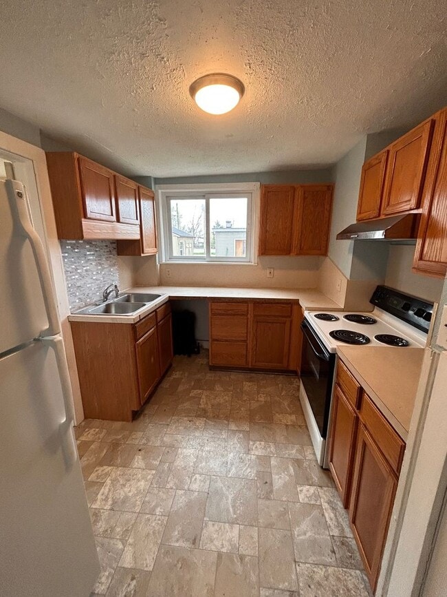 Photo - 526 E Eighth Street Unit 526 E Eighth Street A