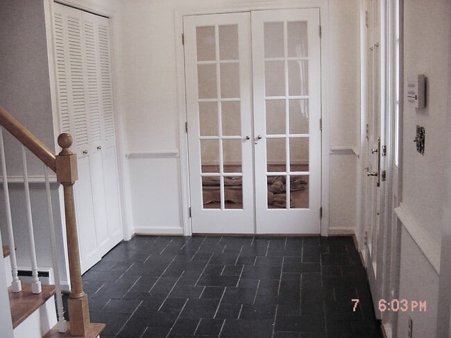 Photo - 211 Surrey Rd