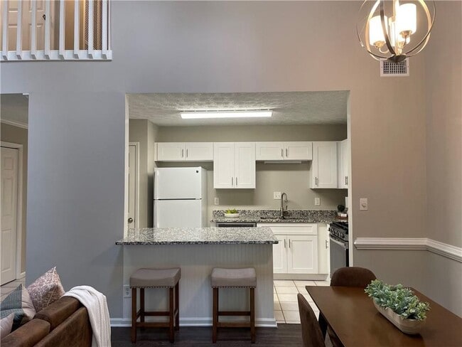 1068 Travelers Trail