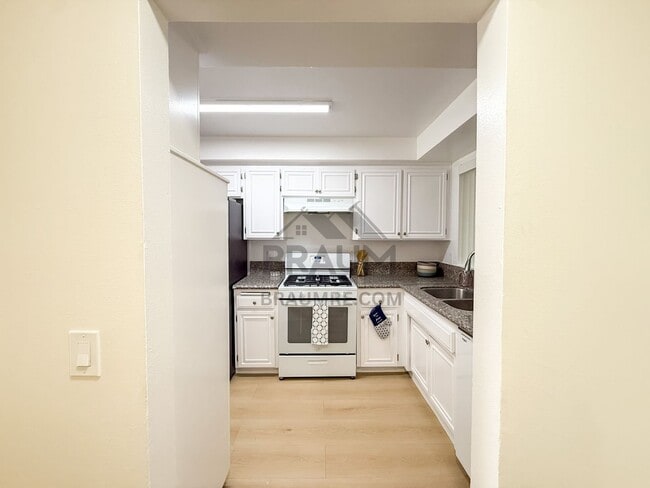 11839 Burbank Blvd Unidad 1