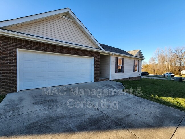 Photo - 1606 Bobby Nichols Dr