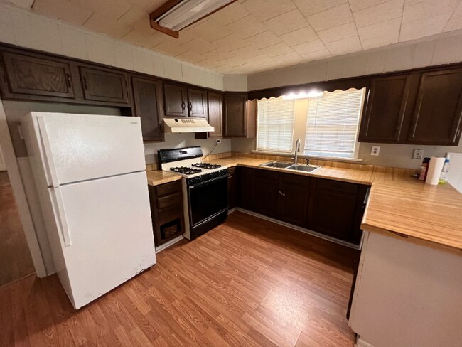 Photo - 312 N Division St