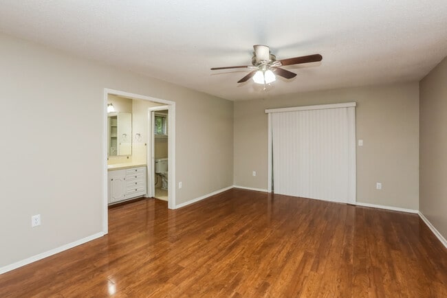 Photo - 1204 Manchester Dr