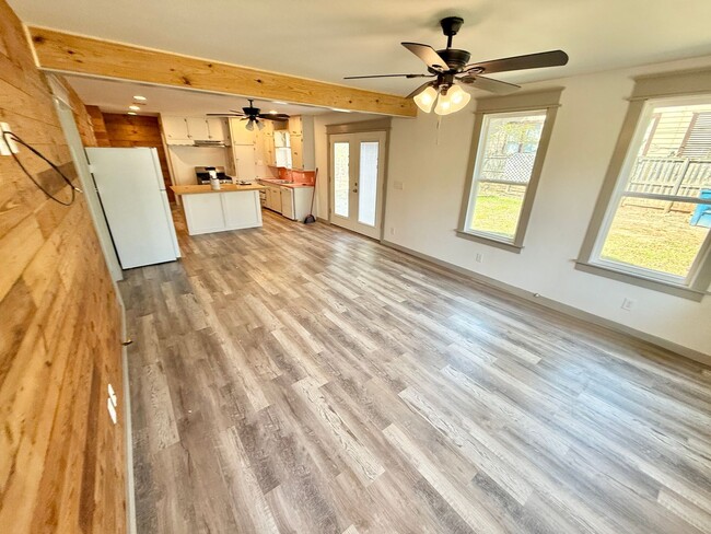 Photo - 402 Bonner St